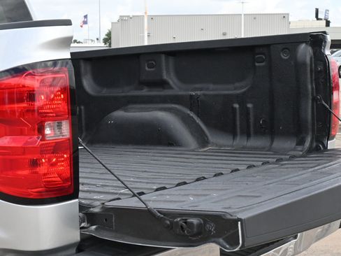 Used 2018 Chevrolet Silverado 1500 LT w/ All Star Edition RWD image 21