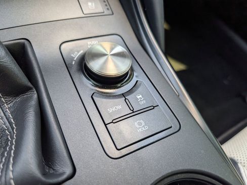 Used 2022 Lexus IS 350 F Sport RWD image 23