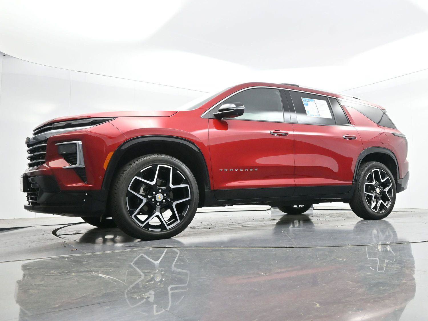 Used 2025 Chevrolet Traverse High Country AWD/4WD image 53