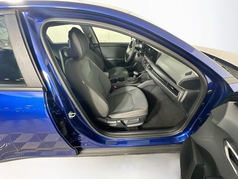 Used 2025 Kia K4 FWD image 29