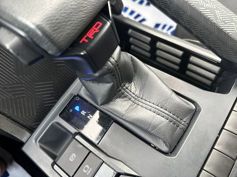 Used 2024 Toyota Tacoma TRD Sport image 25