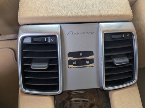 Used 2016 Porsche Panamera 4 AWD/4WD image 13
