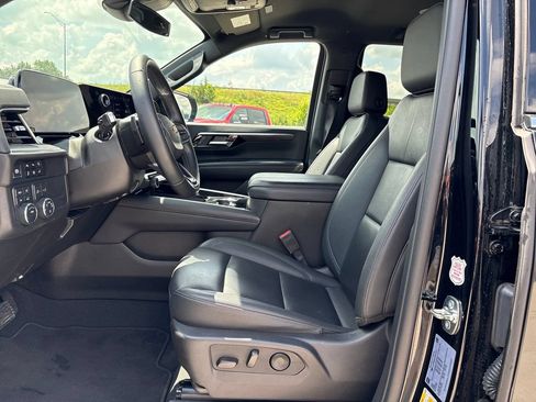 Used 2025 Chevrolet Tahoe LT AWD/4WD image 13