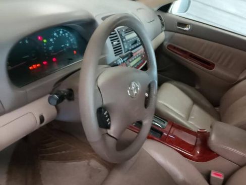 Used 2002 Toyota Camry LE FWD image 34