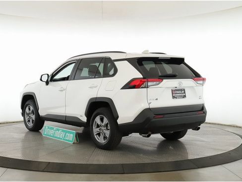 Used 2025 Toyota RAV4 XLE image 8