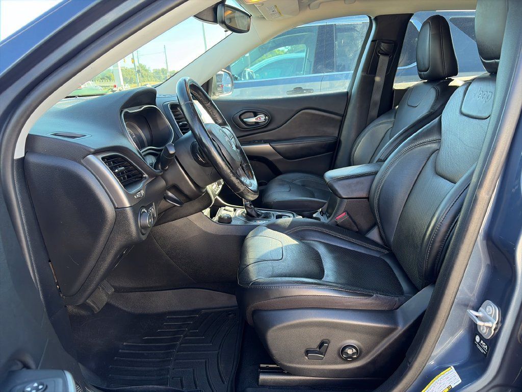 Used 2021 Jeep Cherokee Latitude Lux AWD/4WD image 11
