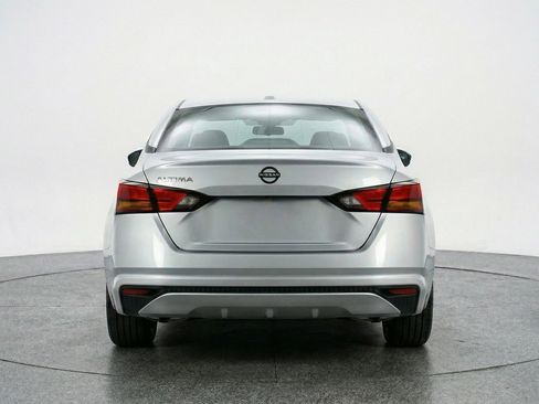 Used 2025 Nissan Altima 2.5 SR image 7