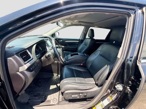 Used 2018 Toyota Highlander XLE FWD image 23