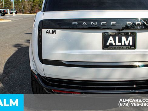 Used 2024 Land Rover Range Rover SE image 13