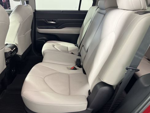 Used 2026 Toyota Grand Highlander AWD image 25