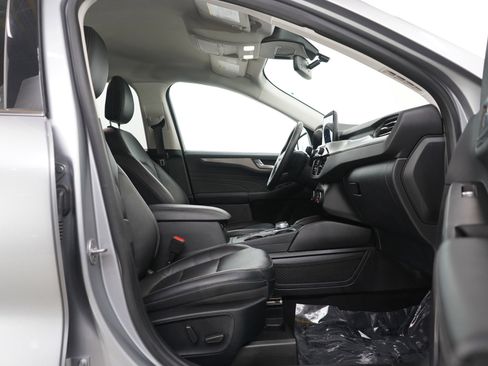 Used 2022 Ford Escape Titanium image 10