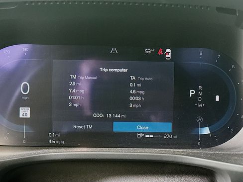 Used 2025 Volvo XC40 B5 Core image 18