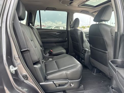 Used 2022 Honda Pilot Touring image 13