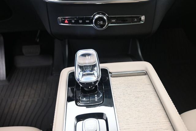 Certified 2026 Volvo XC90 T8 Core w/ Protection Package Premier AWD/4WD image 13