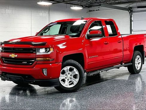 Used 2017 Chevrolet Silverado 1500 LT w/ All Star Edition image 3