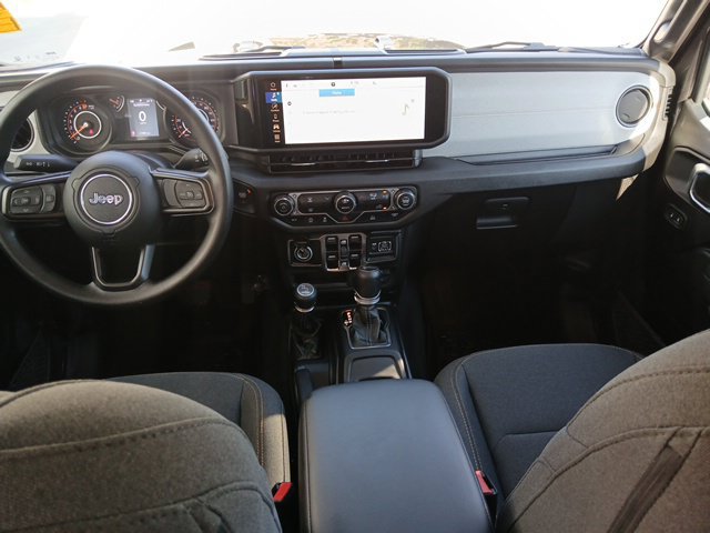 Used 2025 Jeep Gladiator Sport AWD/4WD image 16