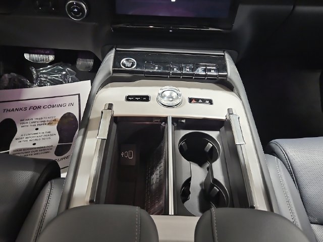 New 2027 Lincoln Navigator L Reserve w/ Jet Appearance Package AWD/4WD image 10