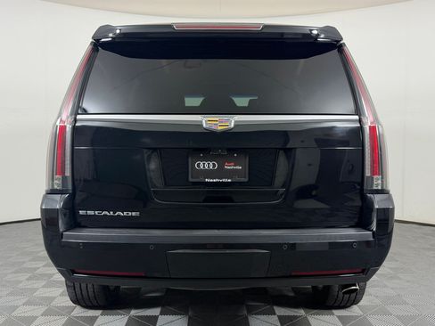 Used 2017 Cadillac Escalade Platinum AWD/4WD image 10