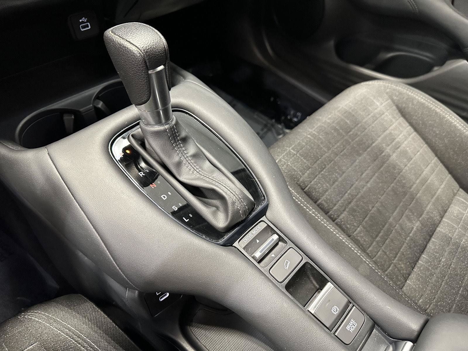 Certified 2025 Honda HR-V LX image 19