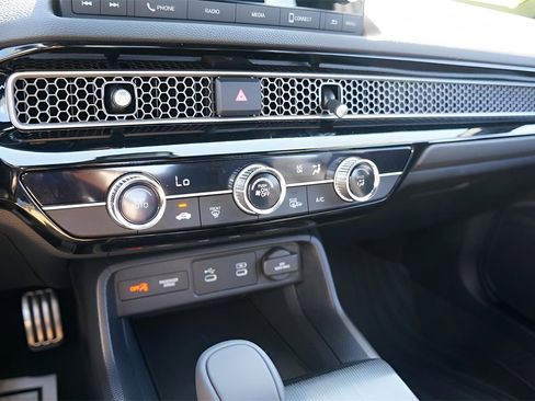 Used 2025 Honda Civic Sport image 15