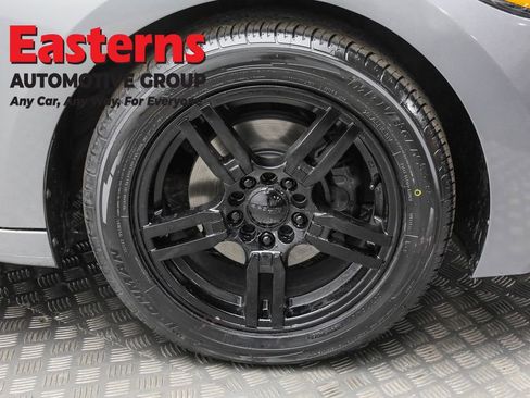 Used 2017 Hyundai Elantra SE w/ Cargo Package image 28