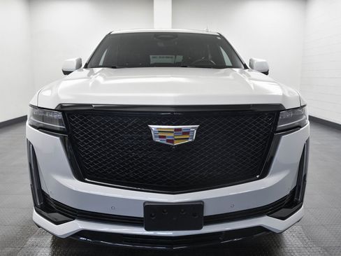 Used 2021 Cadillac Escalade Sport image 2