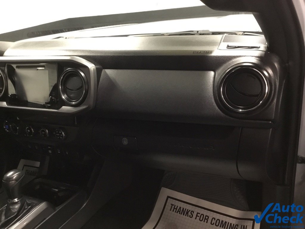 Used 2018 Toyota Tacoma TRD Off-Road w/ Technology Package AWD/4WD image 50