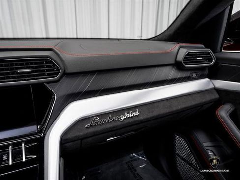 Used 2024 Lamborghini Urus S AWD/4WD image 28