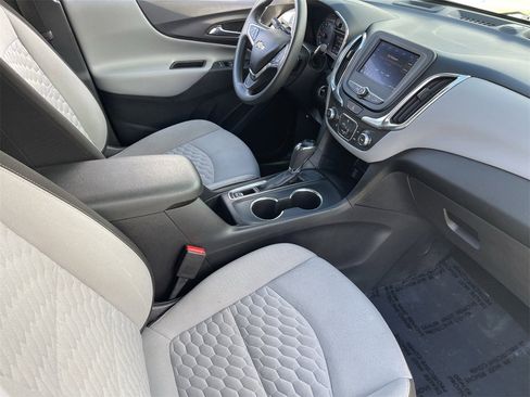 Used 2021 Chevrolet Equinox LS image 10