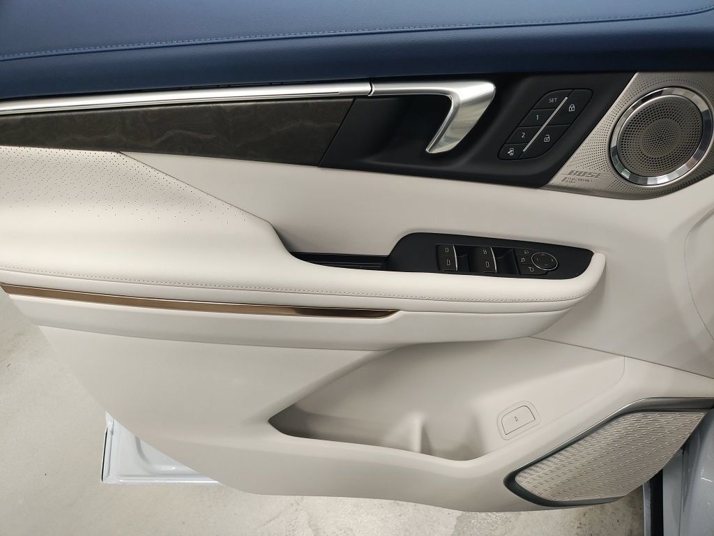 New 2026 Buick Enclave Avenir w/ Super Cruise Package AWD/4WD image 26