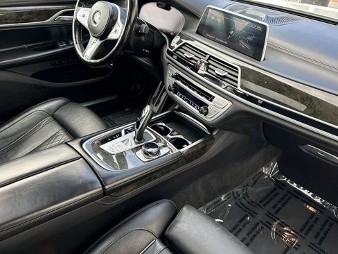 Used 2022 BMW 750i xDrive w/ Executive Package AWD/4WD image 16