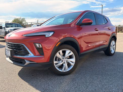 Used 2024 Buick Encore GX Preferred AWD/4WD image 1
