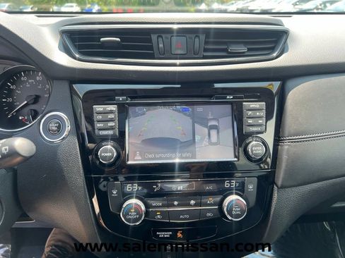 Used 2017 Nissan Rogue SL w/ SL Premium Package AWD/4WD image 12