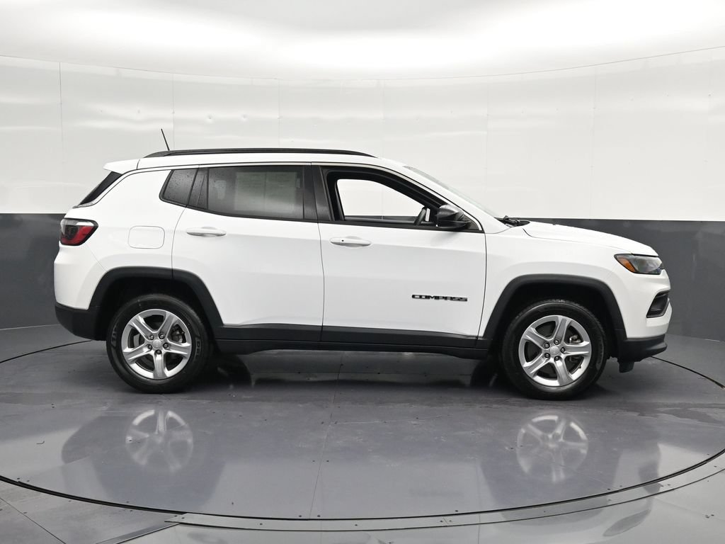 Used 2023 Jeep Compass Latitude AWD/4WD image 4