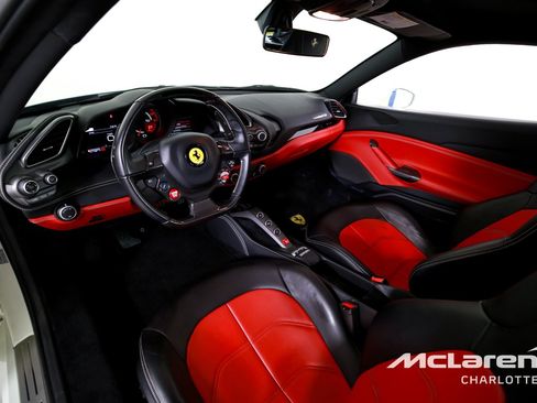 Used 2019 Ferrari 488 GTB RWD image 12