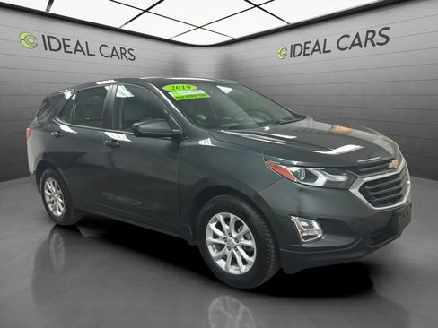 Used 2019 Chevrolet Equinox LS FWD image 3