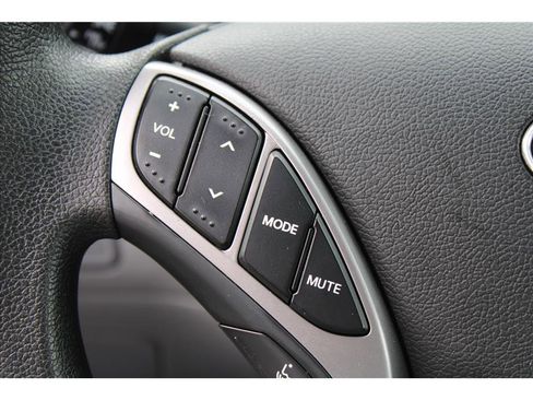 Used 2013 Hyundai Elantra GLS w/ Preferred Pkg image 15