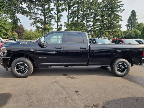 New 2026 RAM 3500 Laramie AWD/4WD image 4