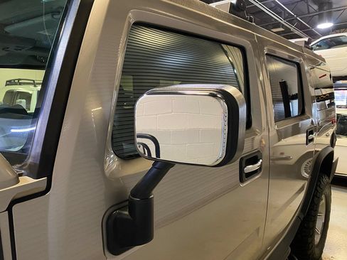 Used 2004 HUMMER H2 w/ Preferred Equipment Group AWD/4WD image 25