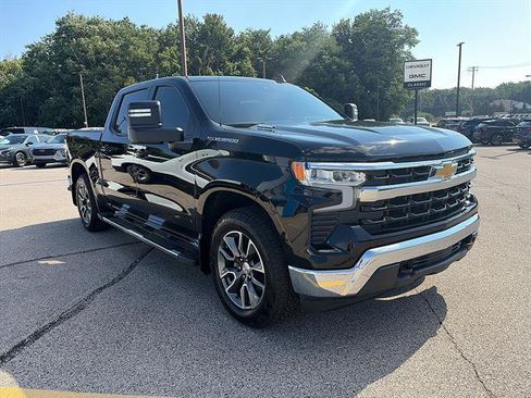 Used 2025 Chevrolet Silverado 1500 LT w/ Leather Package AWD/4WD image 8