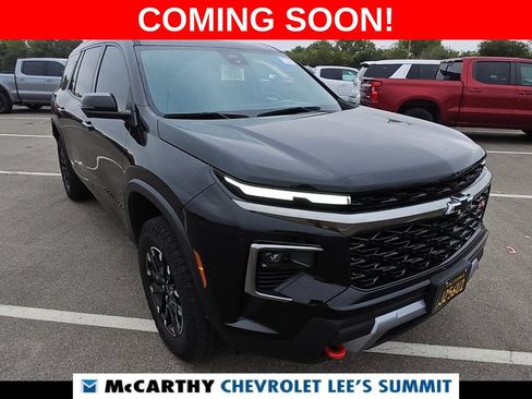 Used 2024 Chevrolet Traverse Z71 AWD/4WD image 2
