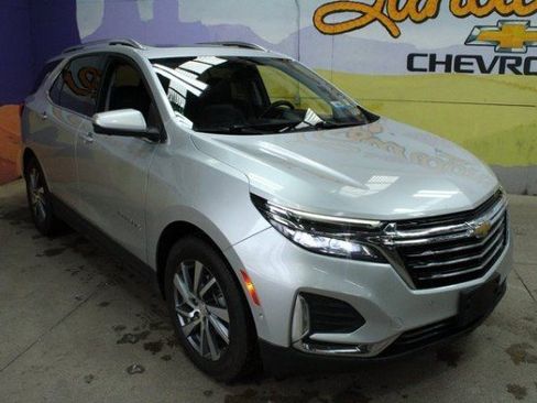 Used 2022 Chevrolet Equinox Premier image 3