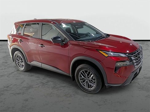 Used 2025 Nissan Rogue S AWD/4WD image 5