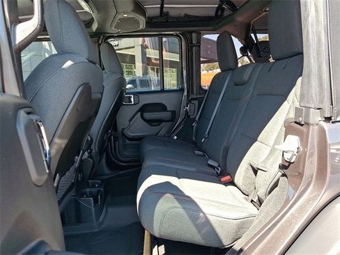 New 2025 Jeep Wrangler Unlimited Rubicon image 5