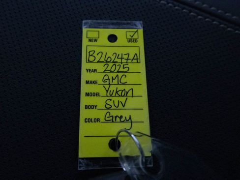 Used 2025 GMC Yukon Elevation image 25