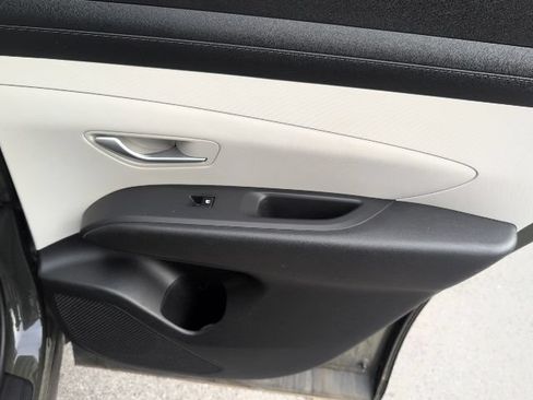 Used 2025 Hyundai Tucson SEL AWD/4WD image 17