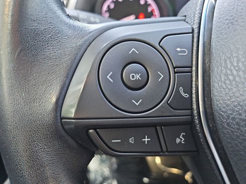 Used 2018 Toyota Camry SE w/ Convenience Package FWD image 24