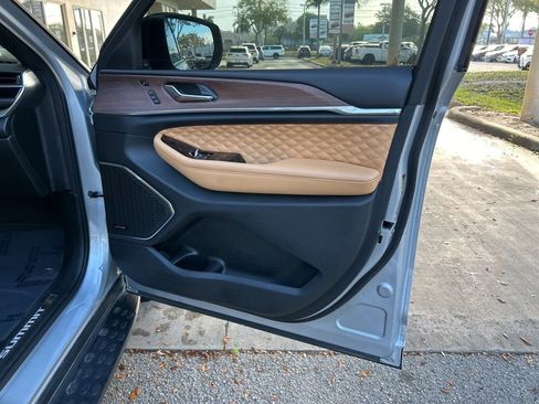 Used 2025 Jeep Grand Cherokee L Summit w/ Advanced Protech Group IV image 26