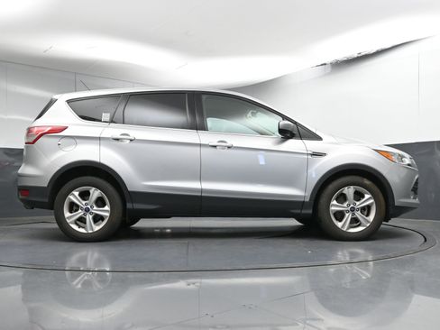 Used 2015 Ford Escape SE image 26