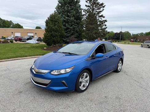 Used 2017 Chevrolet Volt LT w/ Comfort Package FWD image 1